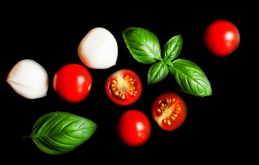 ingrédients salade mozza tomates